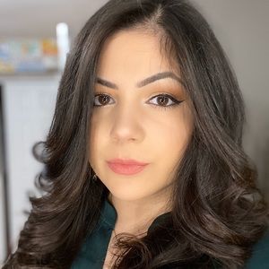 Meet your Posher, Angie